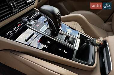 Внедорожник / Кроссовер Porsche Cayenne 2019 в 