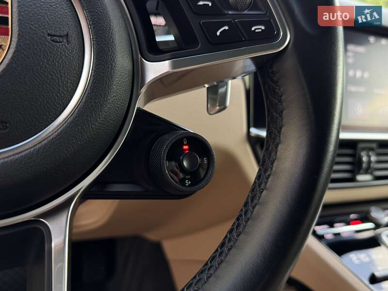 Позашляховик / Кросовер Porsche Cayenne 2019 в Стрию