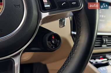 Внедорожник / Кроссовер Porsche Cayenne 2019 в 