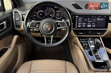 Внедорожник / Кроссовер Porsche Cayenne 2019 в 