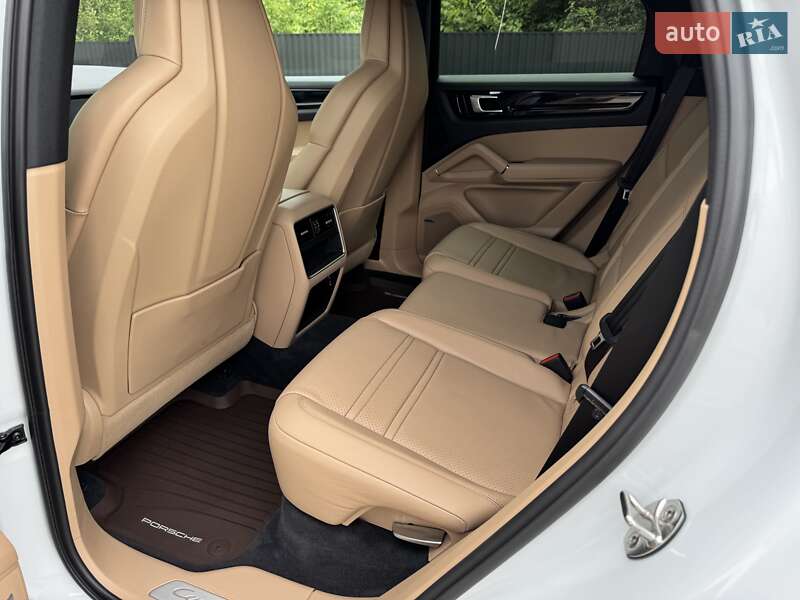 Позашляховик / Кросовер Porsche Cayenne 2019 в Стрию