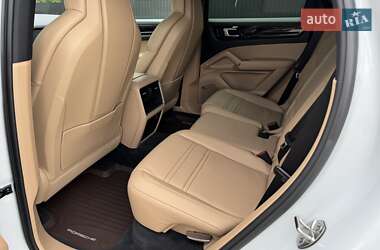 Внедорожник / Кроссовер Porsche Cayenne 2019 в 