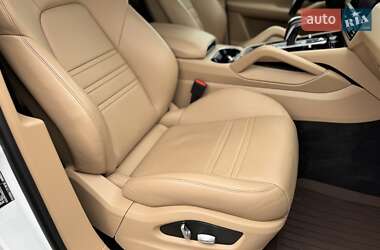 Внедорожник / Кроссовер Porsche Cayenne 2019 в 