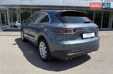 Внедорожник / Кроссовер Porsche Cayenne 2018 в 