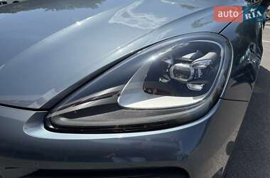 Внедорожник / Кроссовер Porsche Cayenne 2018 в 