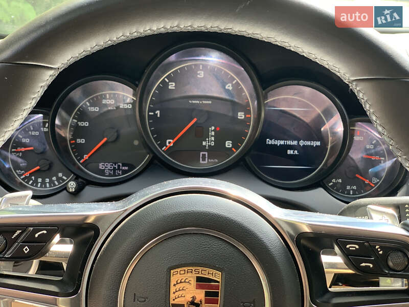 Позашляховик / Кросовер Porsche Cayenne 2015 в Рівному