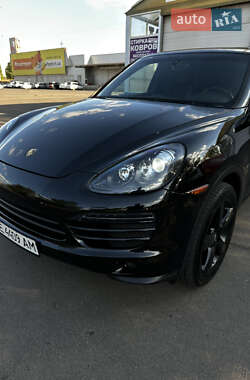 Позашляховик / Кросовер Porsche Cayenne 2012 в 