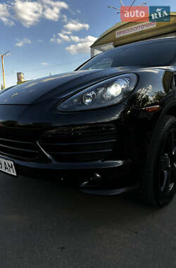 Позашляховик / Кросовер Porsche Cayenne 2012 в 