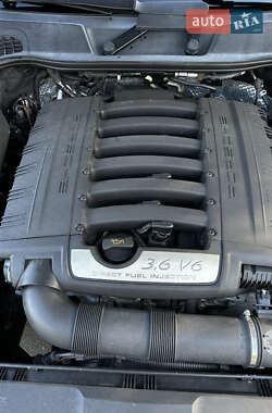 Позашляховик / Кросовер Porsche Cayenne 2012 в 