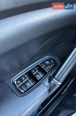 Позашляховик / Кросовер Porsche Cayenne 2012 в 