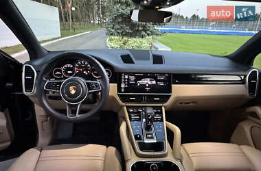 Внедорожник / Кроссовер Porsche Cayenne 2019 в 