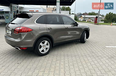 Внедорожник / Кроссовер Porsche Cayenne 2012 в 
