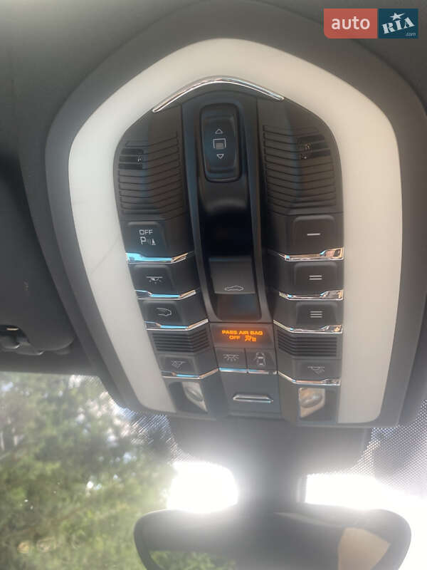 Позашляховик / Кросовер Porsche Cayenne 2016 в Львові фото 51 Позашляховик / Кросовер Porsche Cayenne 2016 в Львові