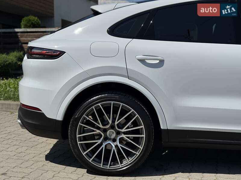 Позашляховик / Кросовер Porsche Cayenne 2019 в Стрию