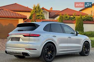 Внедорожник / Кроссовер Porsche Cayenne 2018 в 