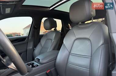 Внедорожник / Кроссовер Porsche Cayenne 2018 в 