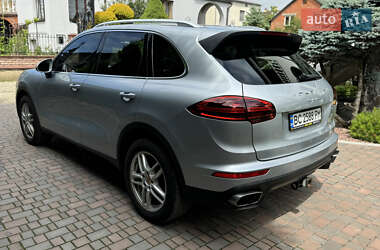 Внедорожник / Кроссовер Porsche Cayenne 2015 в 