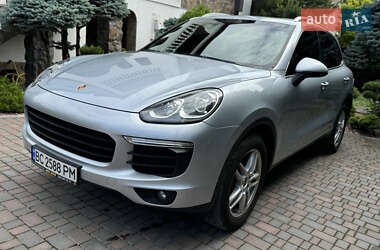 Внедорожник / Кроссовер Porsche Cayenne 2015 в 