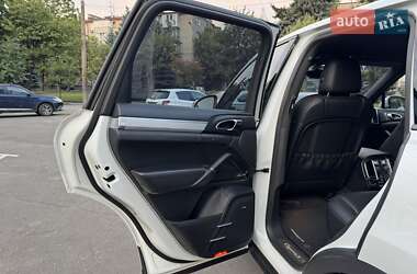 Внедорожник / Кроссовер Porsche Cayenne 2013 в 