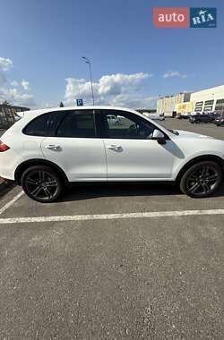 Внедорожник / Кроссовер Porsche Cayenne 2014 в Киеве