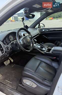 Внедорожник / Кроссовер Porsche Cayenne 2014 в 