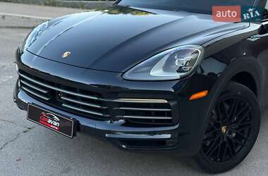 Внедорожник / Кроссовер Porsche Cayenne 2018 в 
