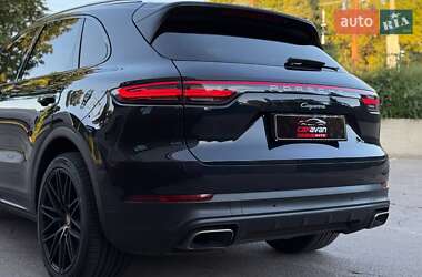 Внедорожник / Кроссовер Porsche Cayenne 2018 в 