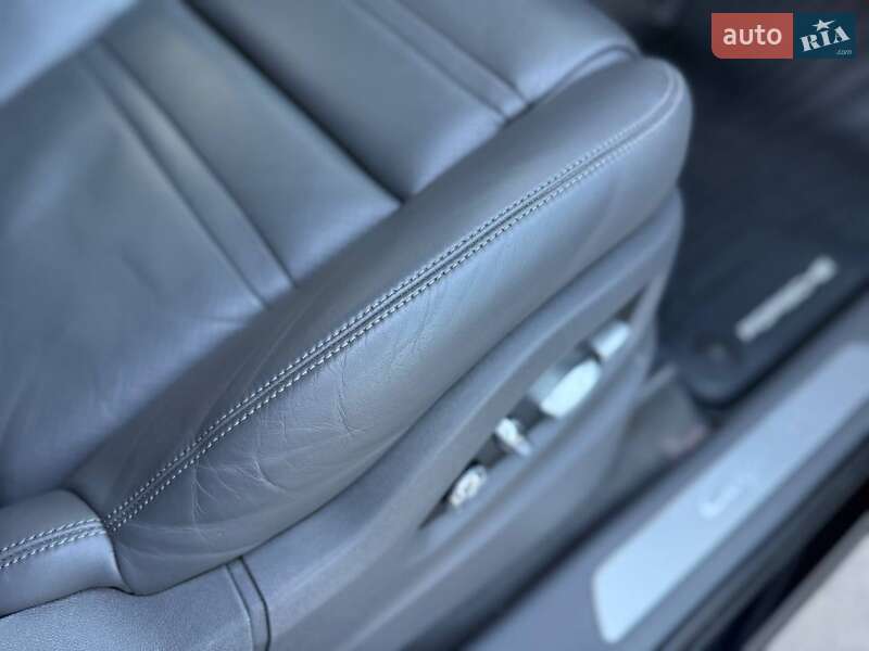 Внедорожник / Кроссовер Porsche Cayenne 2018 в Днепре