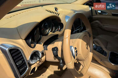 Внедорожник / Кроссовер Porsche Cayenne 2013 в 