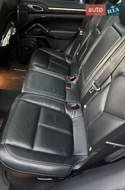 Позашляховик / Кросовер Porsche Cayenne 2011 в 