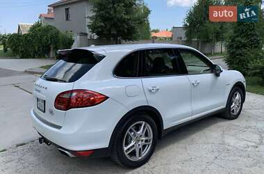 Внедорожник / Кроссовер Porsche Cayenne 2014 в 