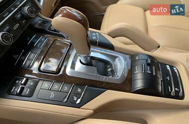 Внедорожник / Кроссовер Porsche Cayenne 2014 в 