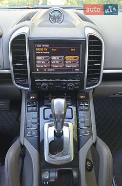 Внедорожник / Кроссовер Porsche Cayenne 2012 в 