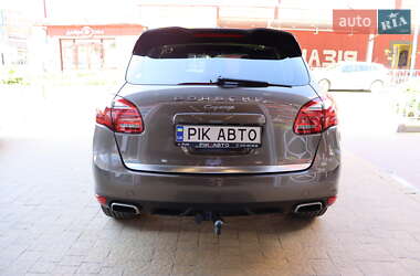 Внедорожник / Кроссовер Porsche Cayenne 2014 в 