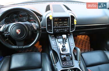Внедорожник / Кроссовер Porsche Cayenne 2014 в 