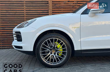 Внедорожник / Кроссовер Porsche Cayenne 2020 в 