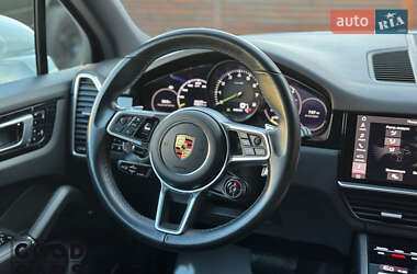 Внедорожник / Кроссовер Porsche Cayenne 2020 в 