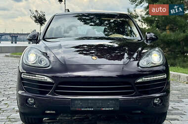 Внедорожник / Кроссовер Porsche Cayenne 2012 в 