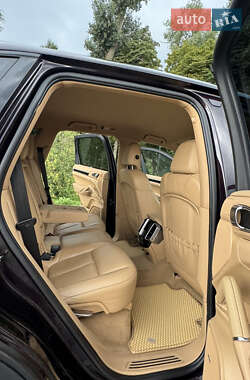 Внедорожник / Кроссовер Porsche Cayenne 2012 в 