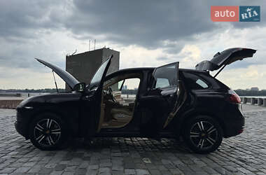 Внедорожник / Кроссовер Porsche Cayenne 2012 в 
