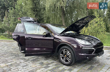 Внедорожник / Кроссовер Porsche Cayenne 2012 в 