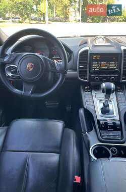 Внедорожник / Кроссовер Porsche Cayenne 2012 в 