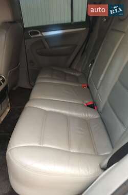 Внедорожник / Кроссовер Porsche Cayenne 2004 в 