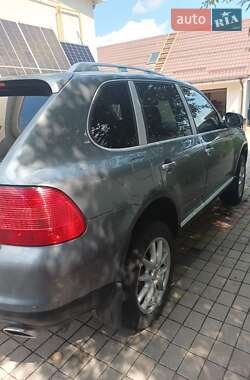 Внедорожник / Кроссовер Porsche Cayenne 2004 в 