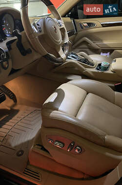 Внедорожник / Кроссовер Porsche Cayenne 2013 в 