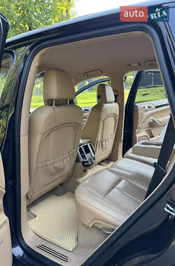 Внедорожник / Кроссовер Porsche Cayenne 2012 в 