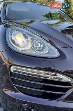 Внедорожник / Кроссовер Porsche Cayenne 2012 в 