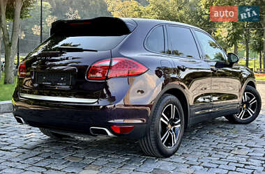 Внедорожник / Кроссовер Porsche Cayenne 2012 в 