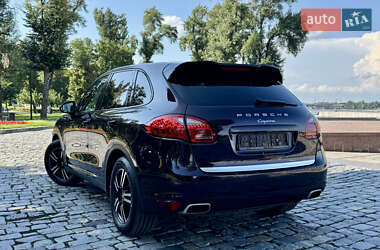 Внедорожник / Кроссовер Porsche Cayenne 2012 в 