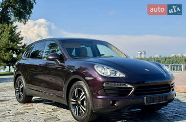 Внедорожник / Кроссовер Porsche Cayenne 2012 в 
